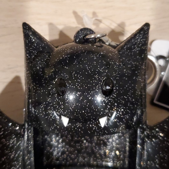 Glow In the Dark Hallowee Bat PocketBac - Picture 3 of 3